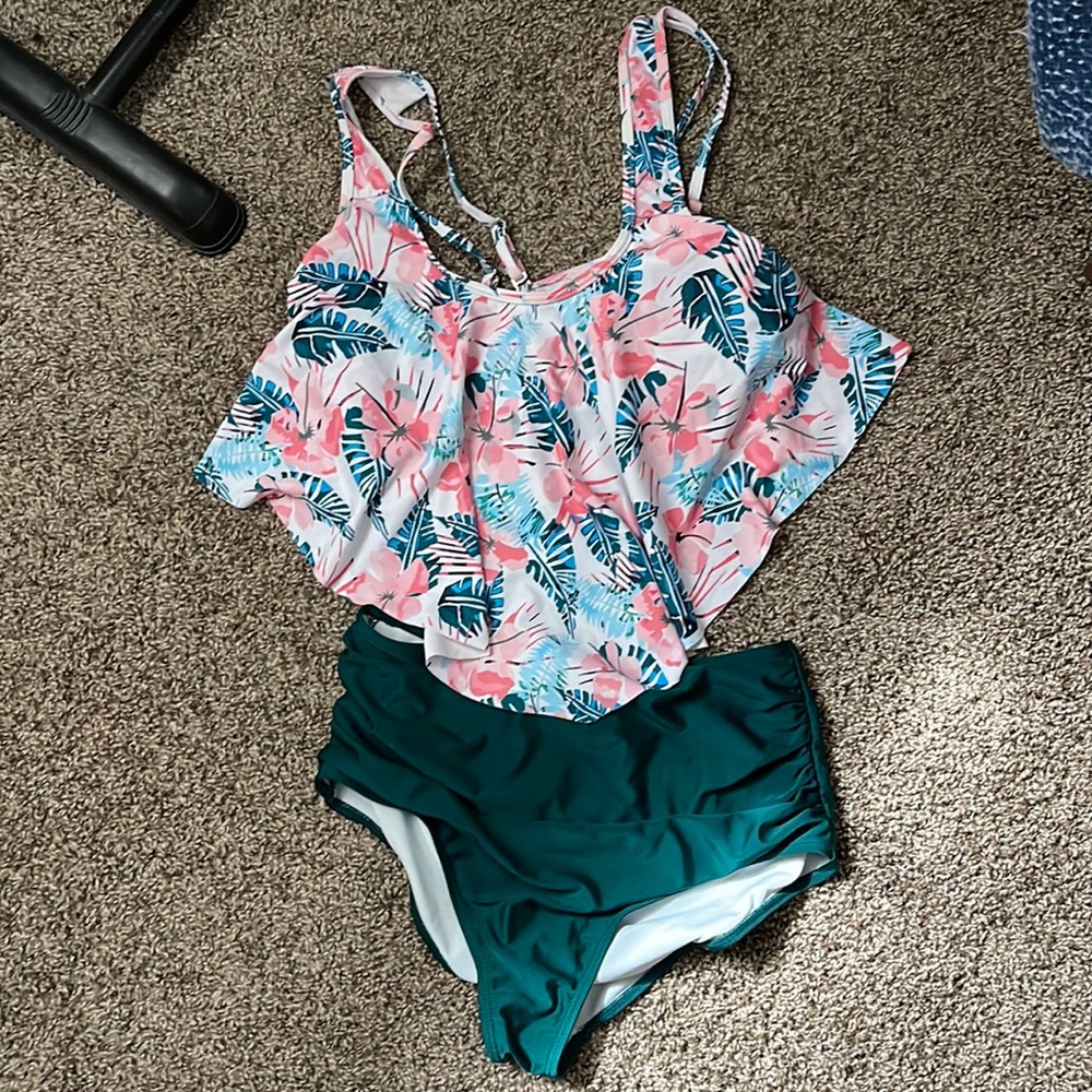 Size Large swimsuit